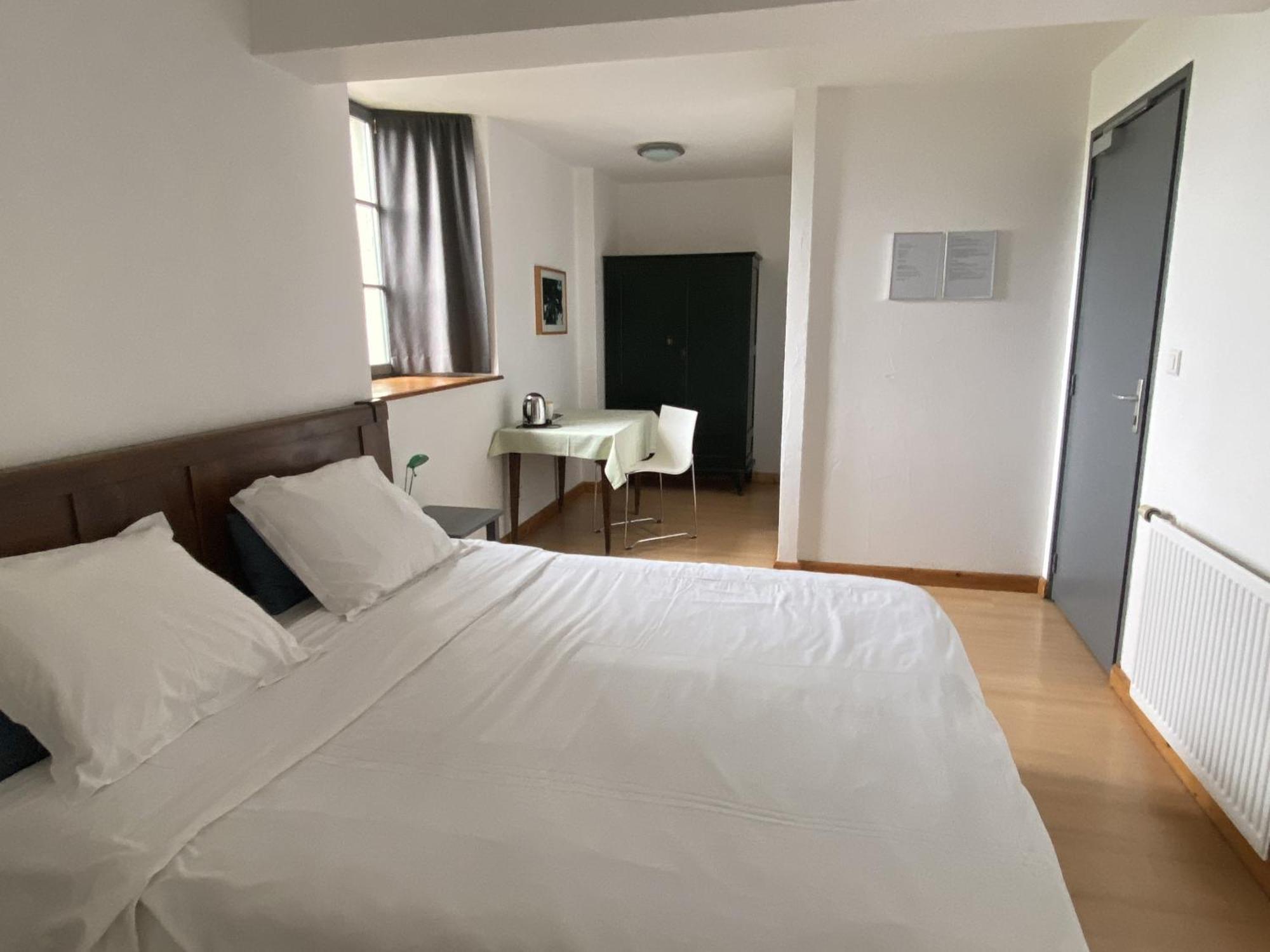 Les Deux Ponts Otel Pierre-Perthuis Dış mekan fotoğraf